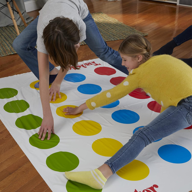 Hasbro Classic Twist Party Boa - đánh giá và giá Party Games Indoor For 6 12 Year Olds